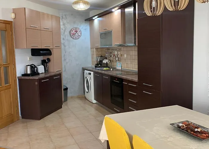 Asinela с гараж Apartamento