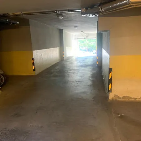 Asinela с гараж Apartman Burgasz