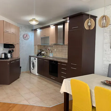 Asinela с гараж Apartman *