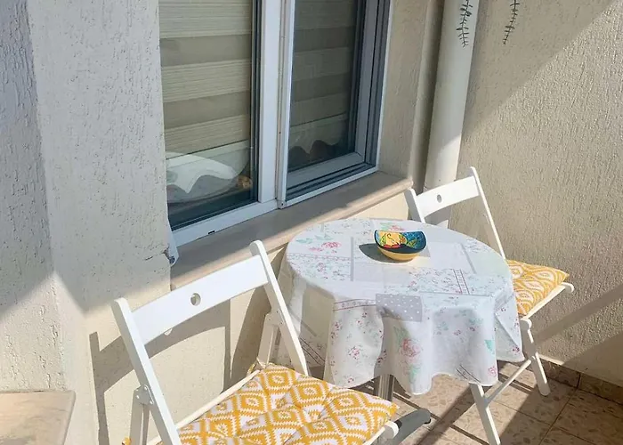 Asinela с гараж *