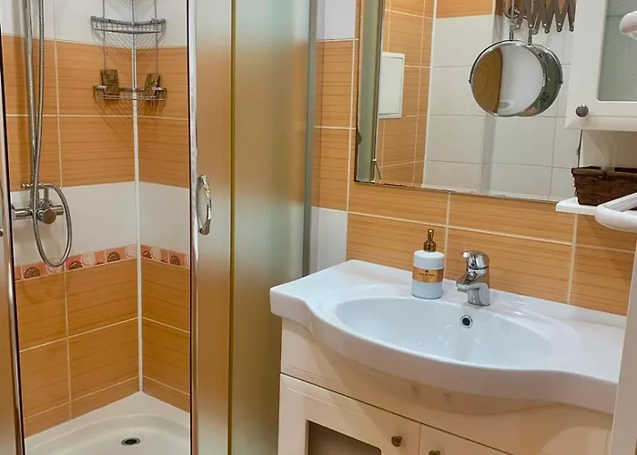 Asinela с гараж 부르가스