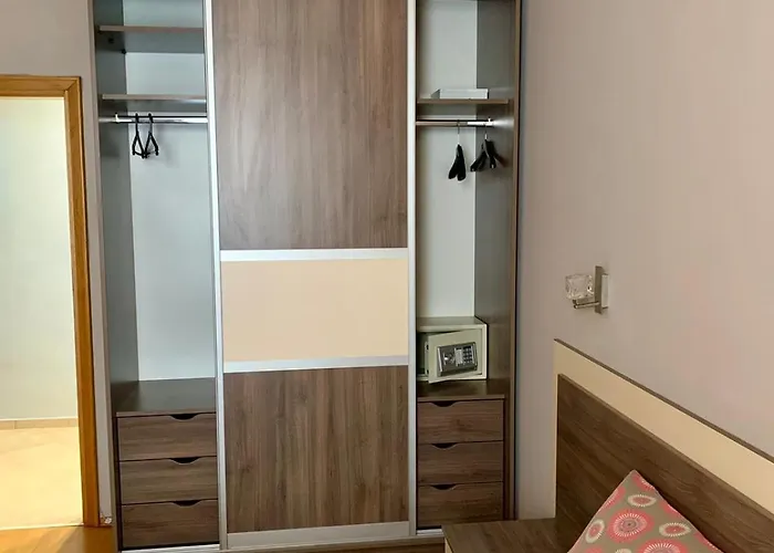 Asinela с гараж *