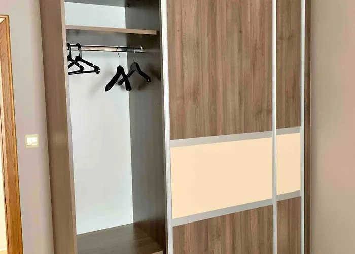 아파트 Asinela с гараж